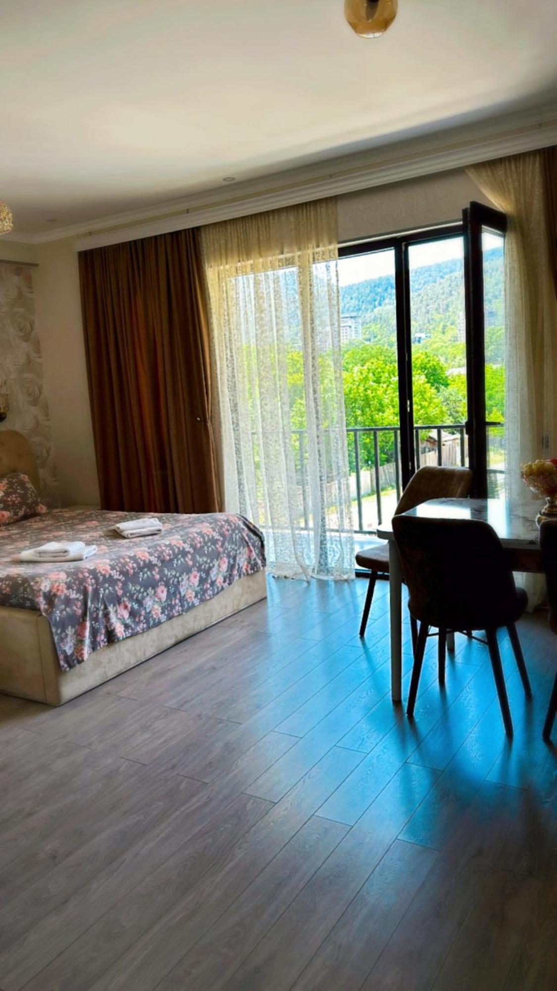 Vitali Apartment Borjomi Ngoại thất bức ảnh