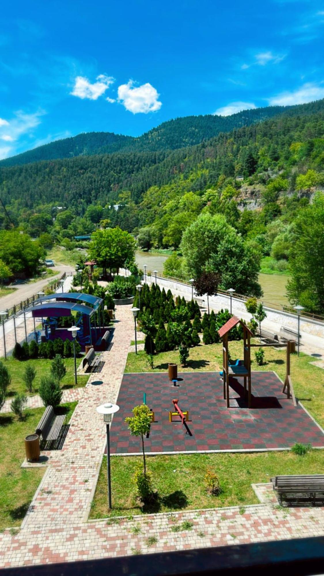 Vitali Apartment Borjomi Ngoại thất bức ảnh